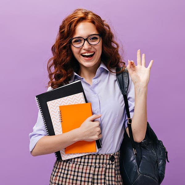 Student mit Büchern - Psychologische Tests